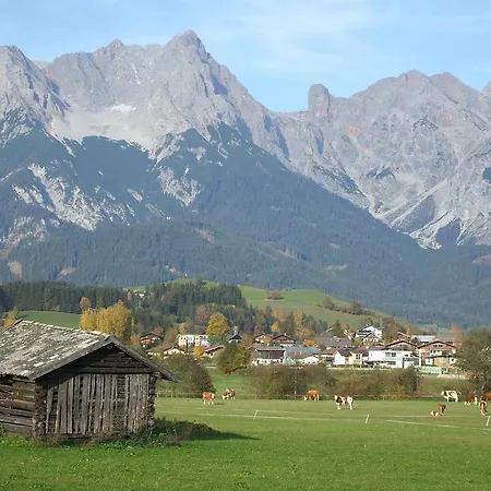 Haus St. Georg アパート マリア・アルム・アム・シュタイナーネン・メアー